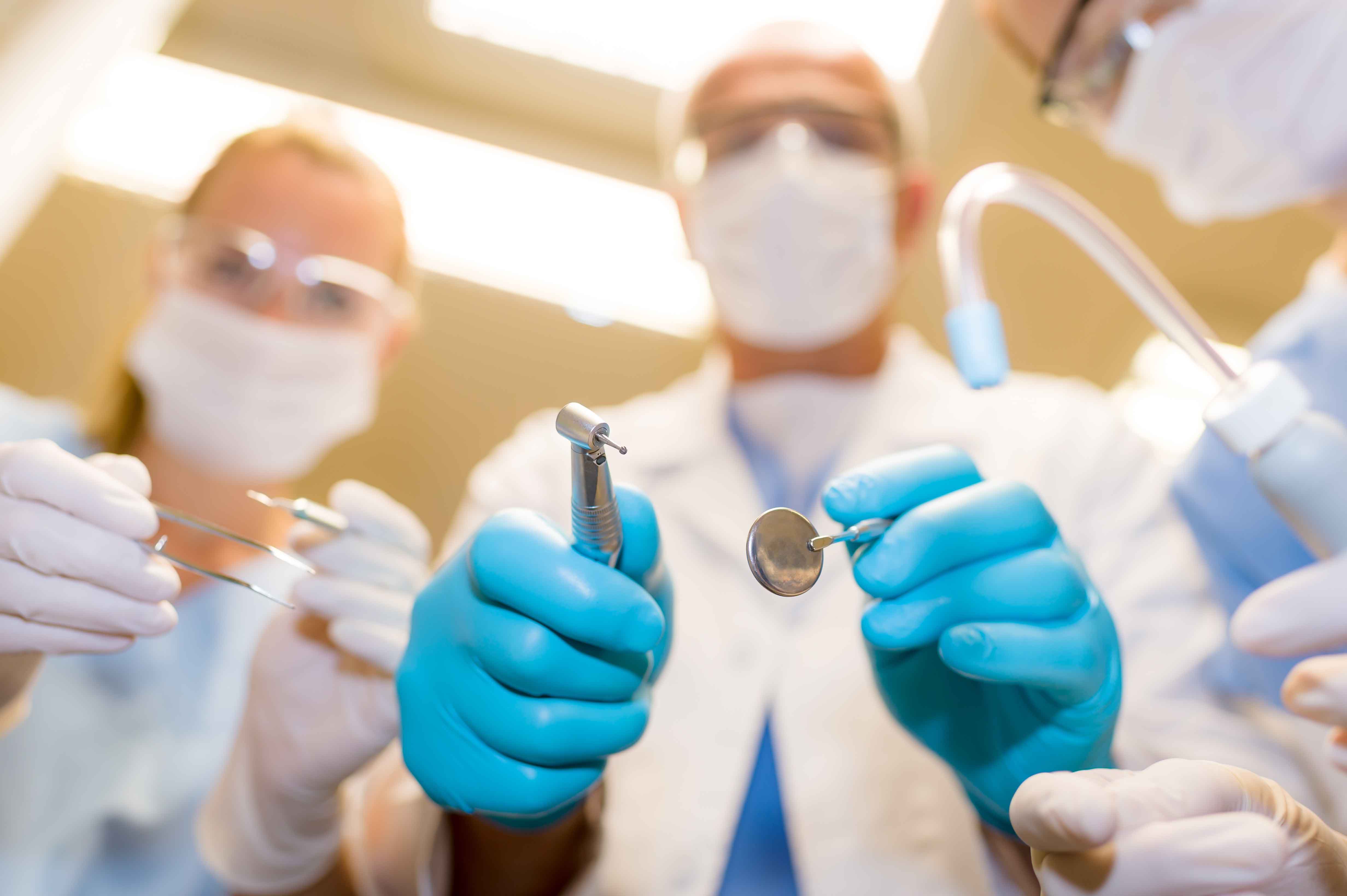 altatásos fogászat - fogászati kezelések altatásban - Implant Corner